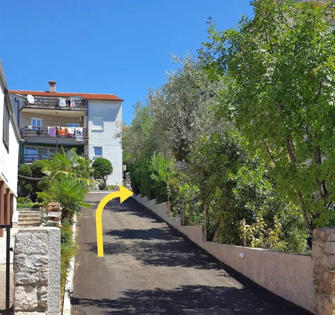 Apartments Crikvenica Megan 1 3*,